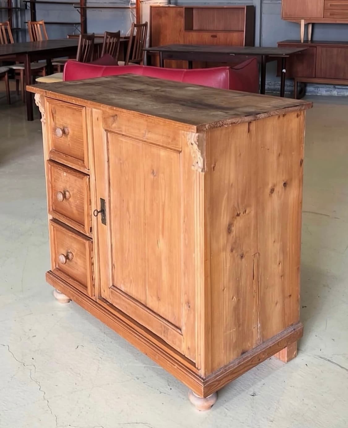 빈티지가구 앤틱가구 영국 파인 싱글 도어 컵보드 캐비넷 상품이미지3