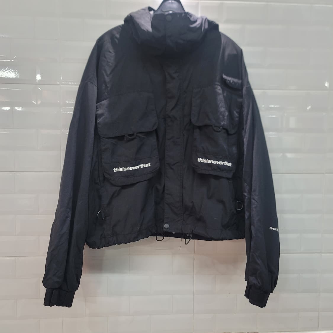 디스이스네버댓 크롭 바람막이 상품이미지1