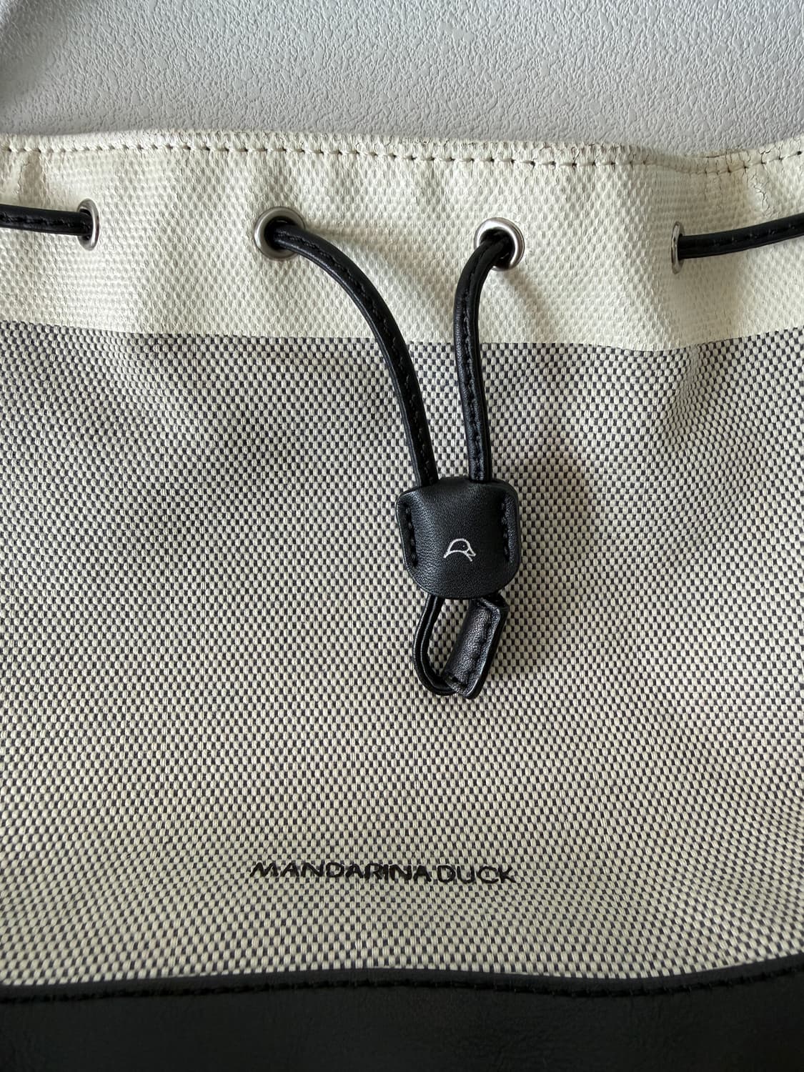 만다리나덕(Mandarina duck) 버킷백(크로스 스트랩 포함) 상품이미지4
