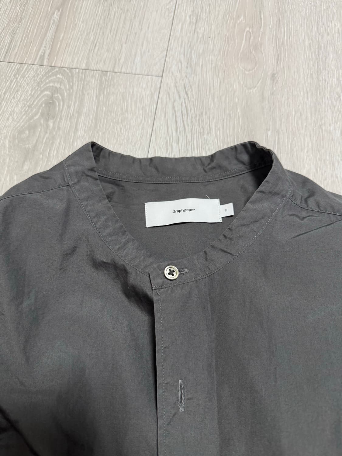 그라프페이퍼 차이나카라 오버사이즈드 셔츠 다크그레이 F 상품이미지2