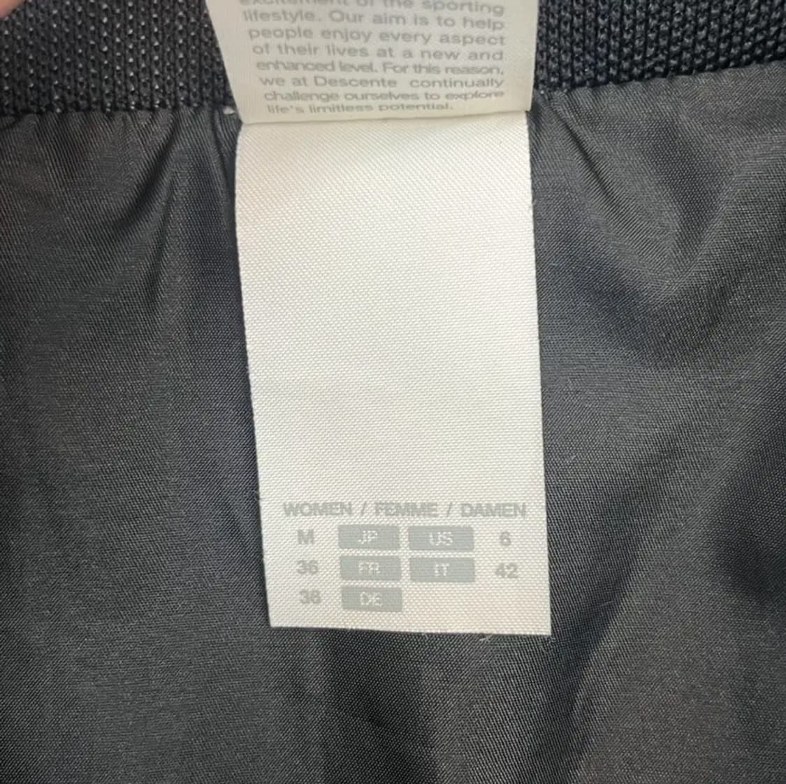 데상트 여성 다이아몬드 퀼팅 자켓 (90) 상품이미지3