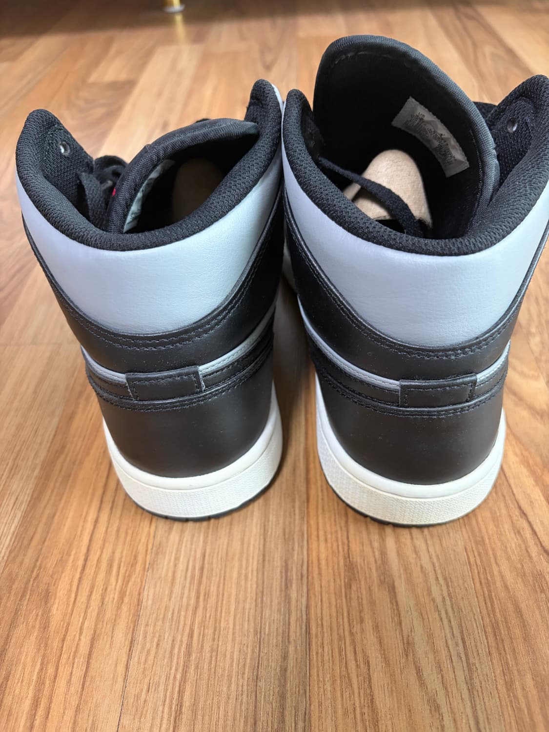 나이키 조던1 미드 쉐도우 상품이미지4