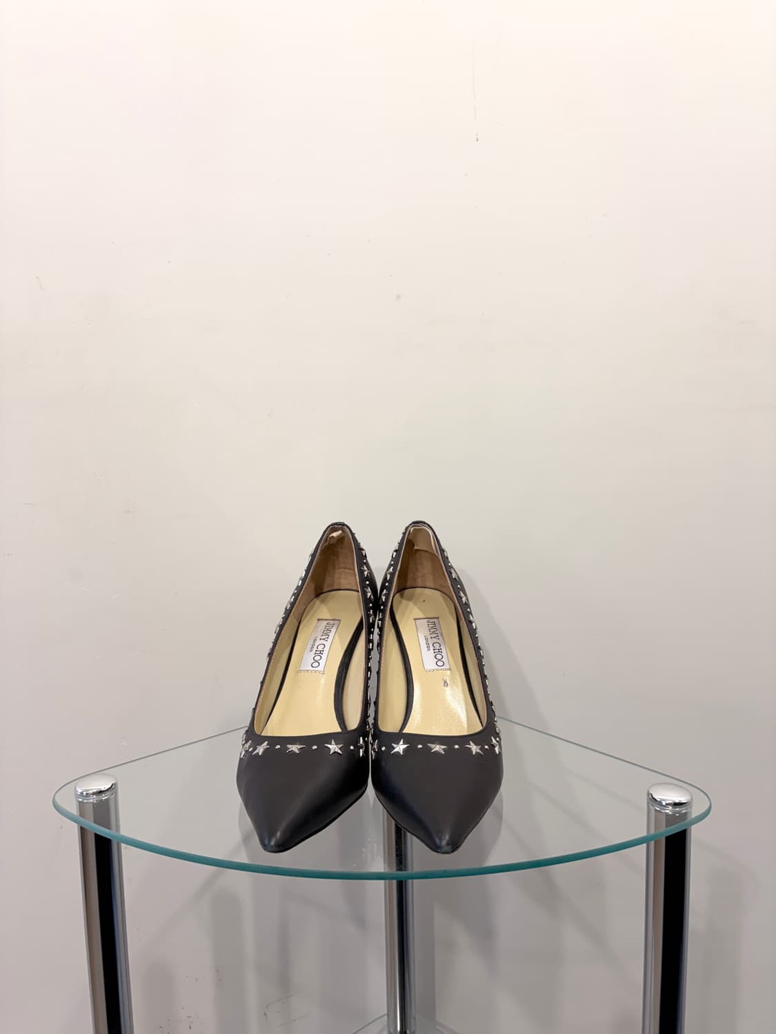 지미추 스타 스터드 레더 힐 펌프스 상품이미지3