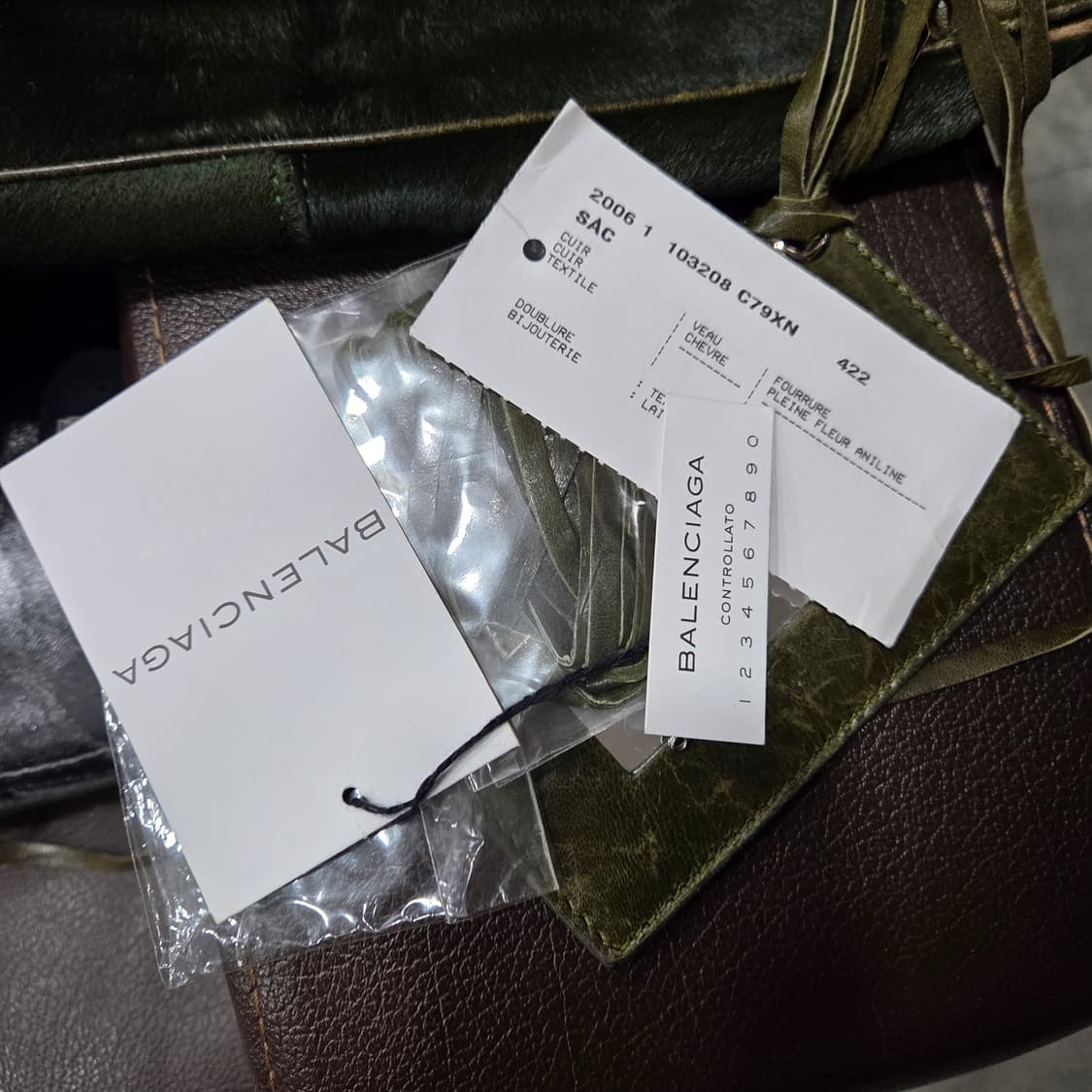 발렌시아가 한정판 르씨티 미듐 상품이미지3