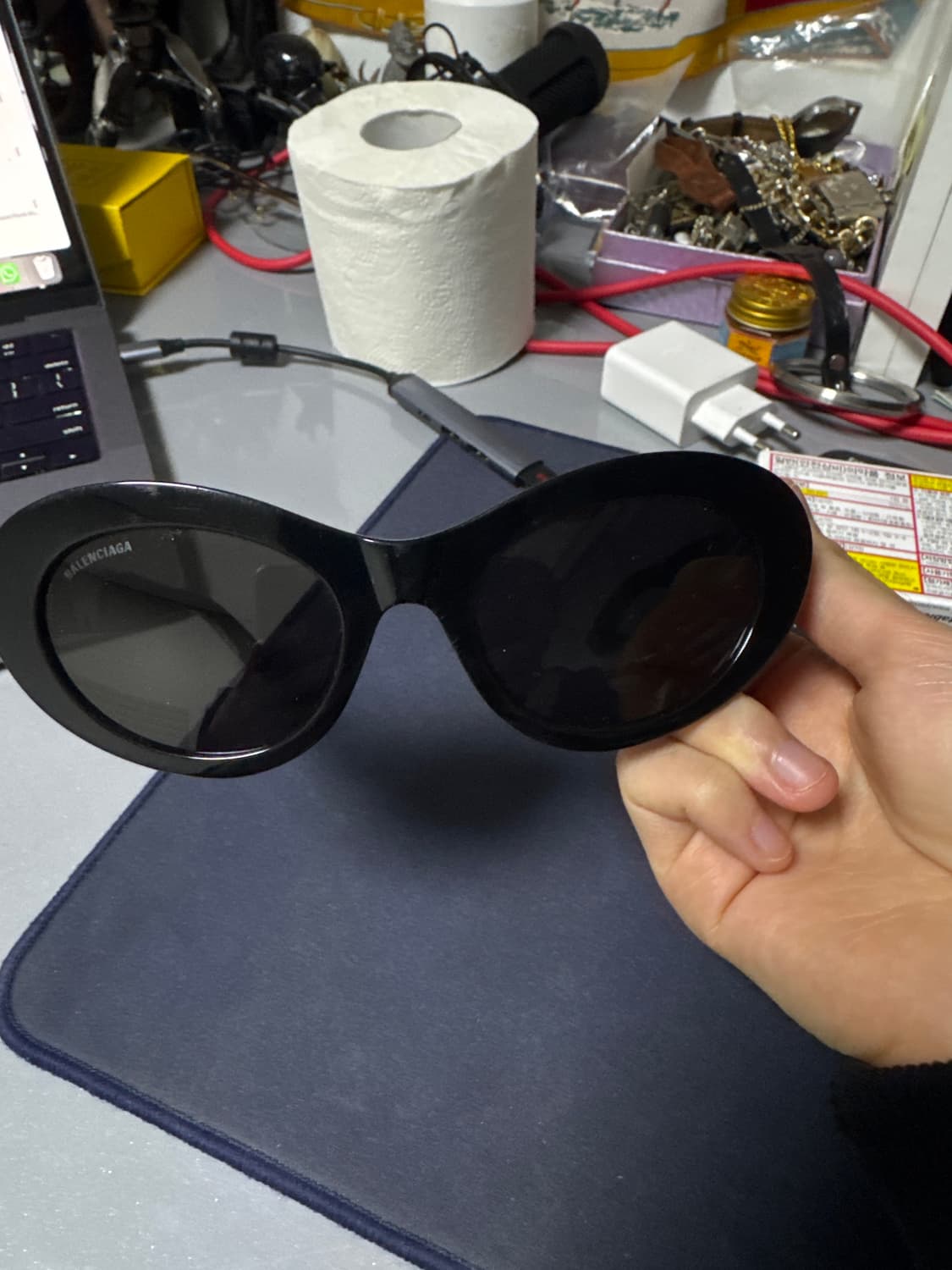 발렌시아가 캣아이 BB 로고 선글라스 상품이미지1