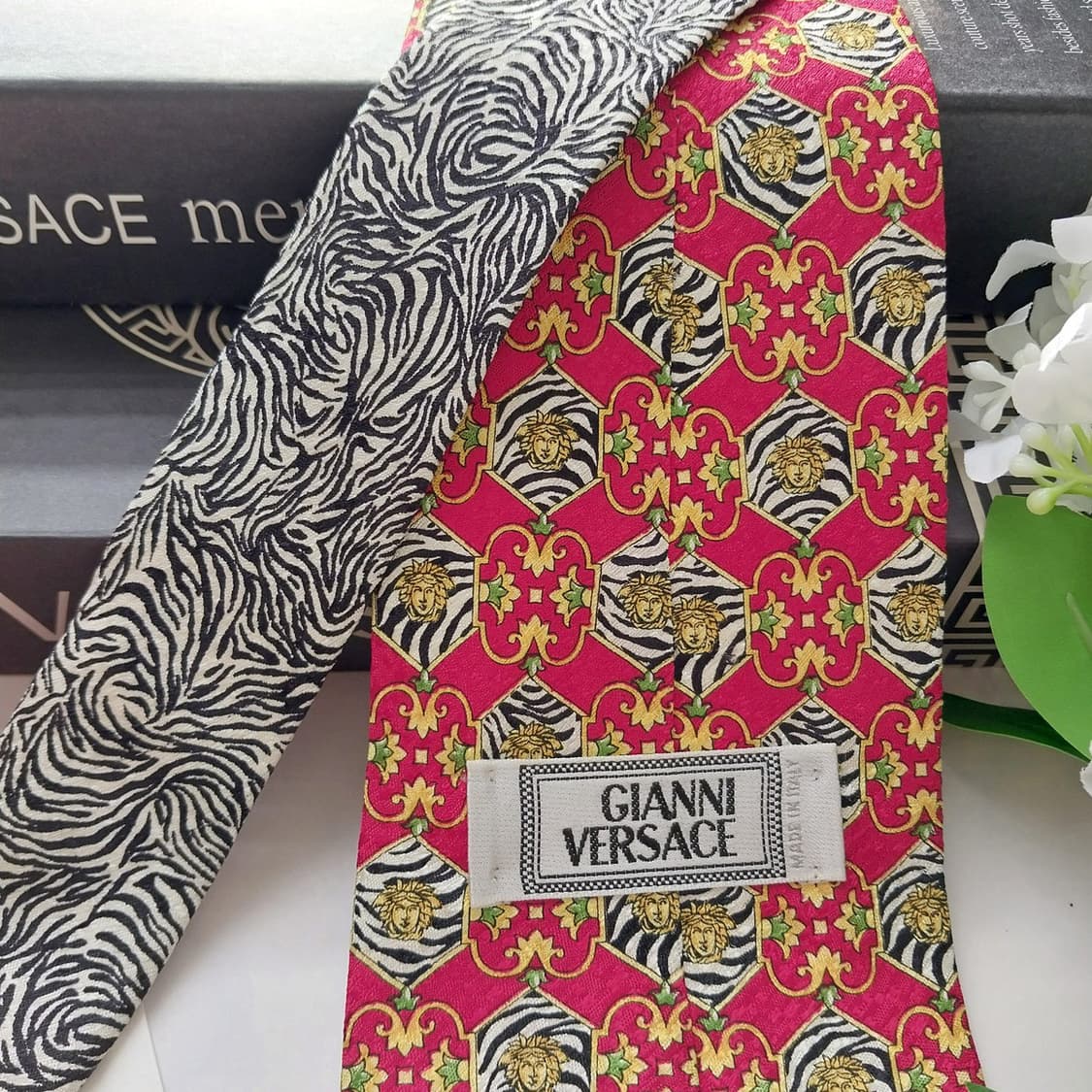 베르사체 실크 레드 메두사 패턴 넥타이 10.1cm A+등급 K1826
 상품이미지5