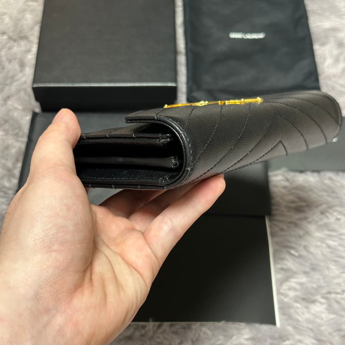 [풀구성] 입생로랑 마틀라세 엔벨로프 장지갑 블랙 상품이미지7