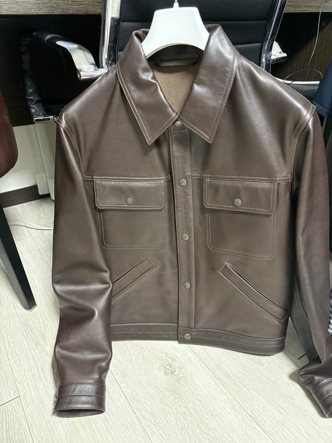 르메르 레더 트러커 s 새상품 상품이미지1