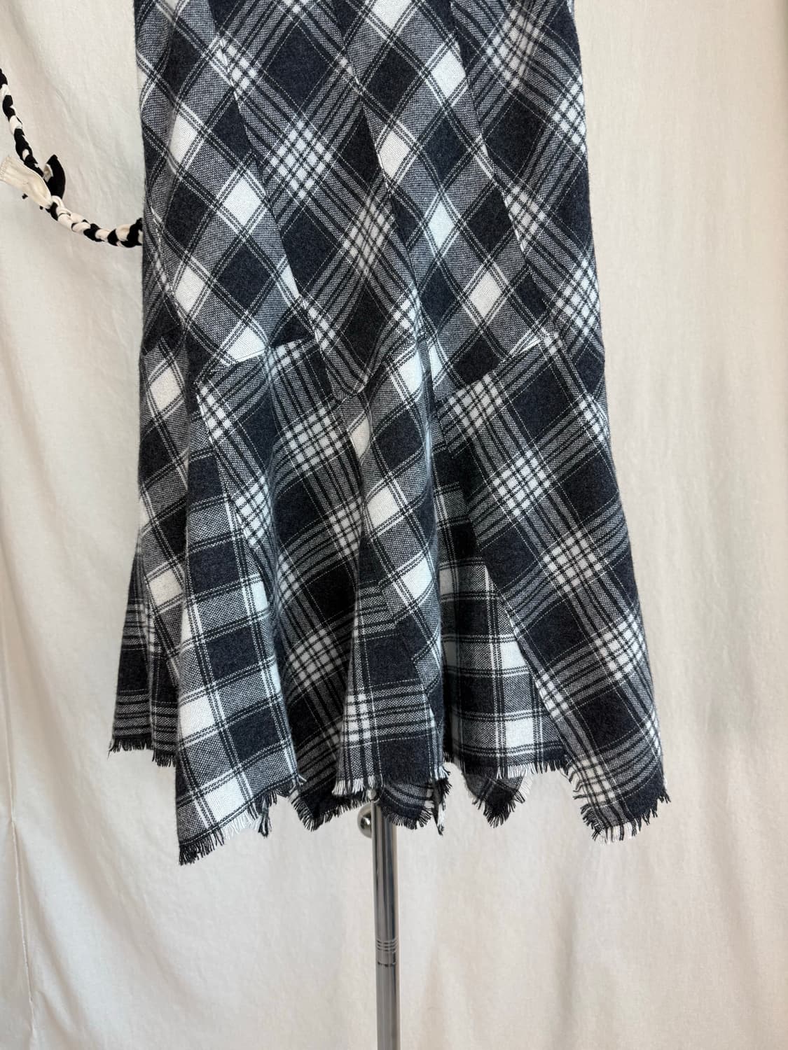 Checkered Skirt 체크패턴 비대칭 프린지 스커트 상품이미지3