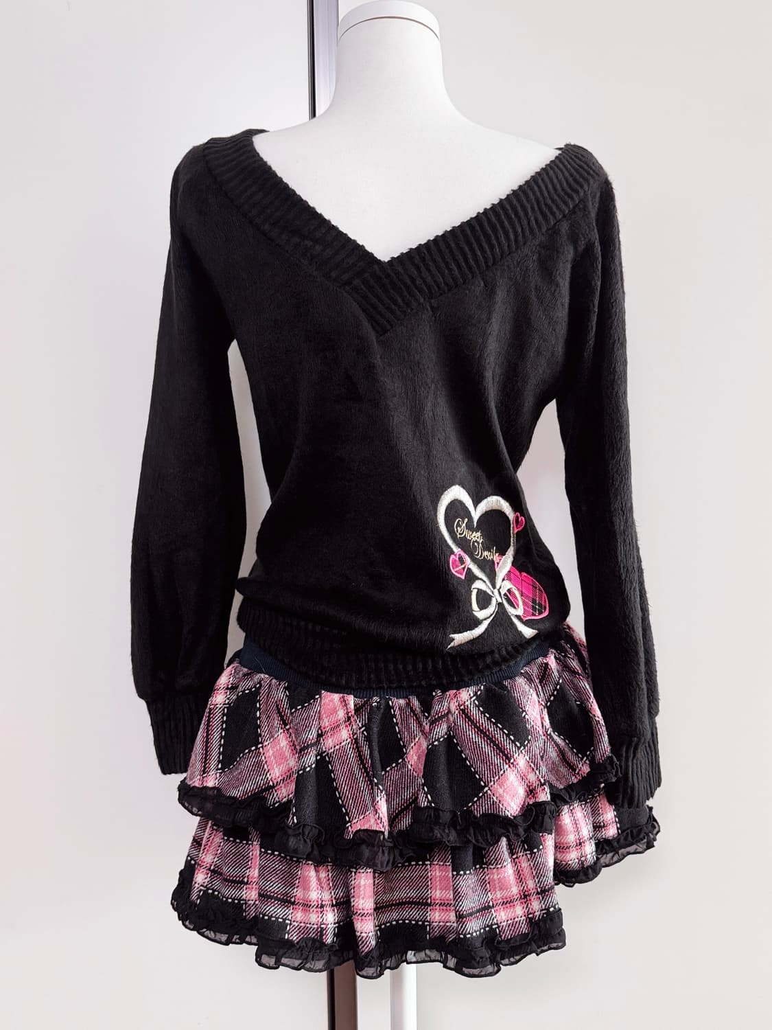 Tralala 트랄랄라 캐캐체깔 핑크체크 블랙 폼폼이 니트  상품이미지3