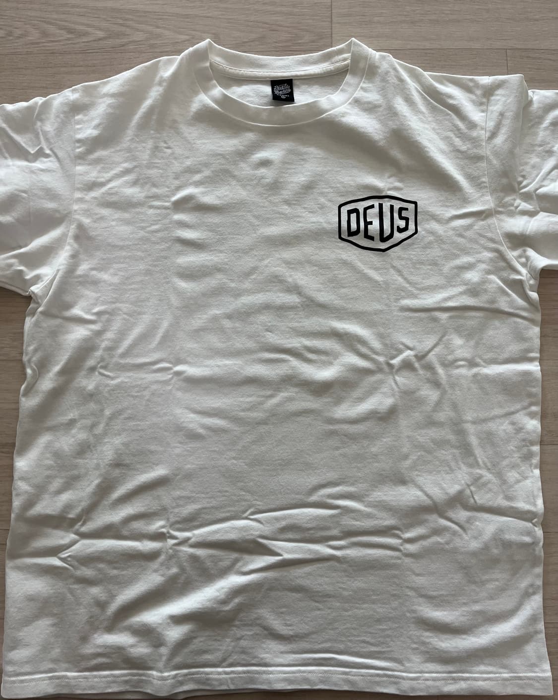 데우스 반팔 상품이미지1