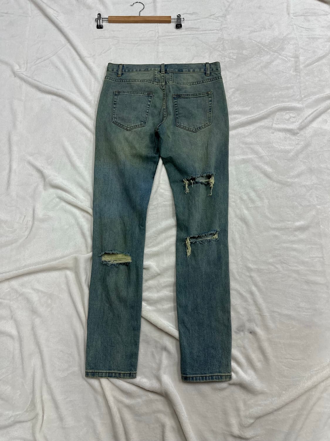 (30)생로랑 15AW 디스트로이드 워싱 데님 팬츠 상품이미지8