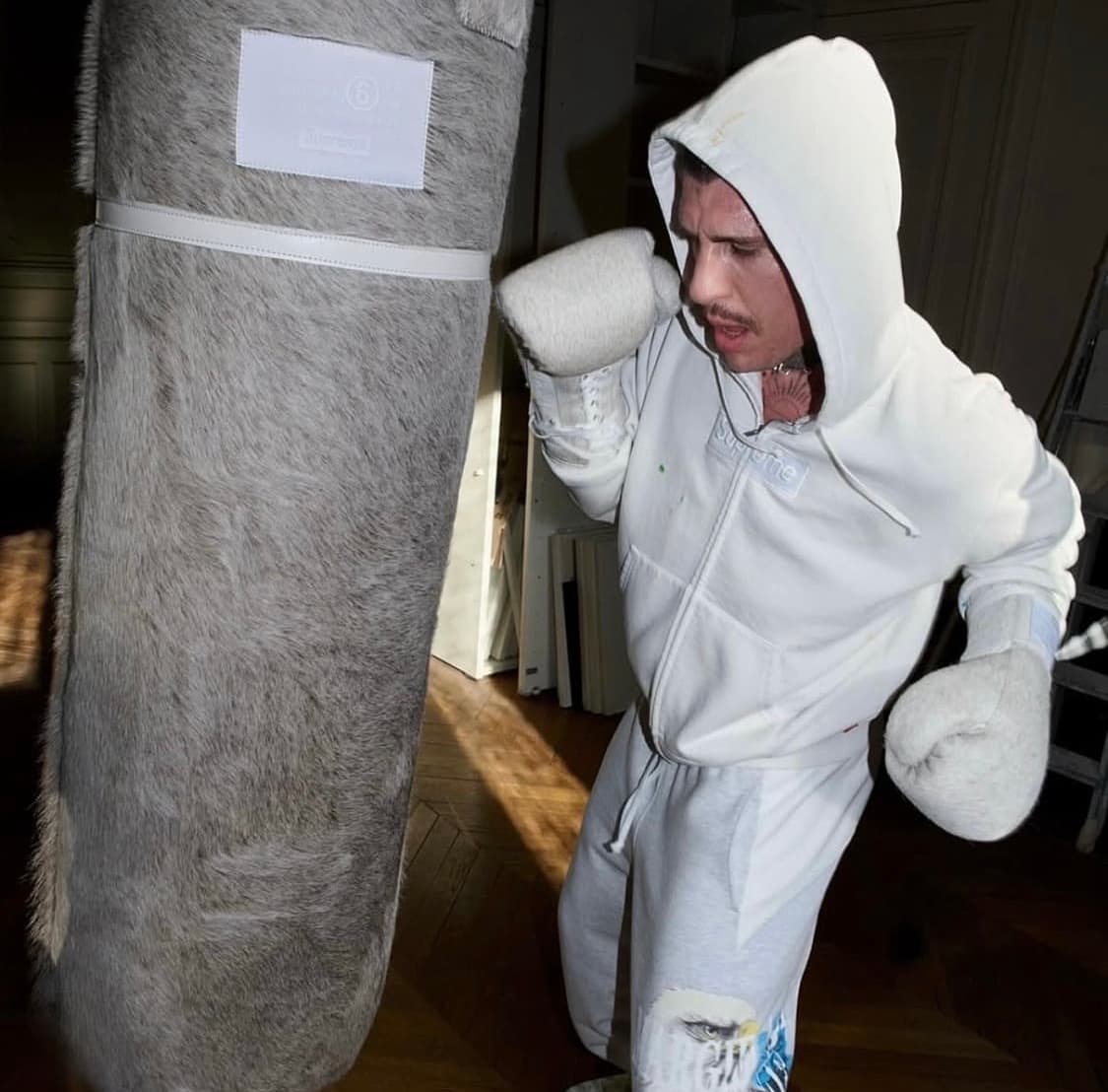 [L] 슈프림 x MM6 메종 마르지엘라 박스로고 후드 집업 화이트 상품이미지1