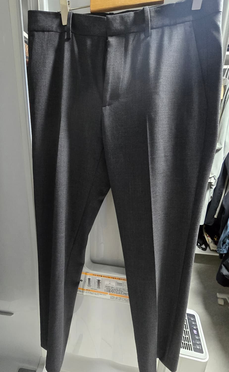 띠어리 호비아트 차콜 페이톤 슬랙스 30 상품이미지2