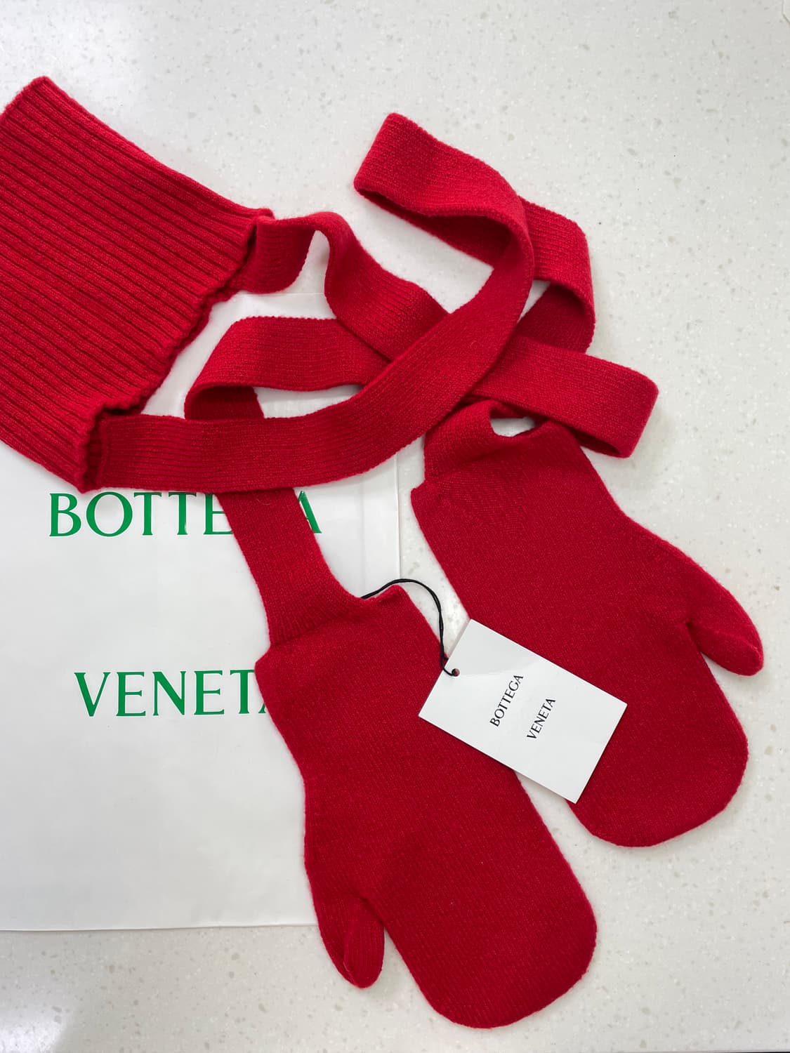 새상품 보테가베네타 울 캐시미어 장갑 넥워머 장갑 레드 컬러 상품이미지5