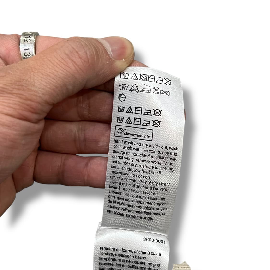  캘빈클라인 진스 로고 브이넥 니트 베스트 y14395 상품이미지8