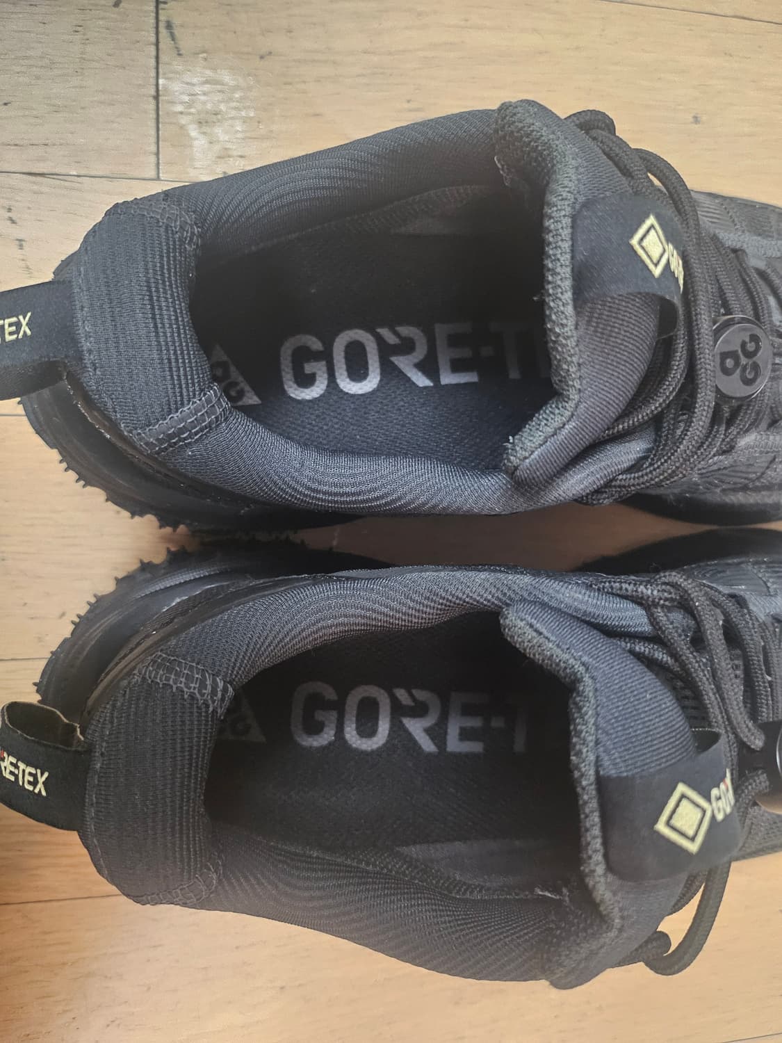 나이키 ACG 마운틴 플라이 2 로우 고어텍스 블랙255 판매합니다 상품이미지2