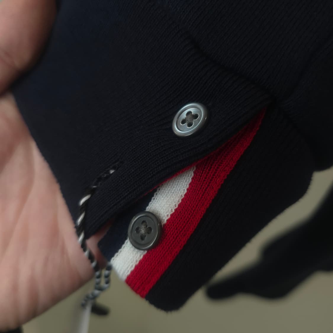 [정품] 톰브라운 백삼선 맨투맨 / MJT085A 상품이미지4