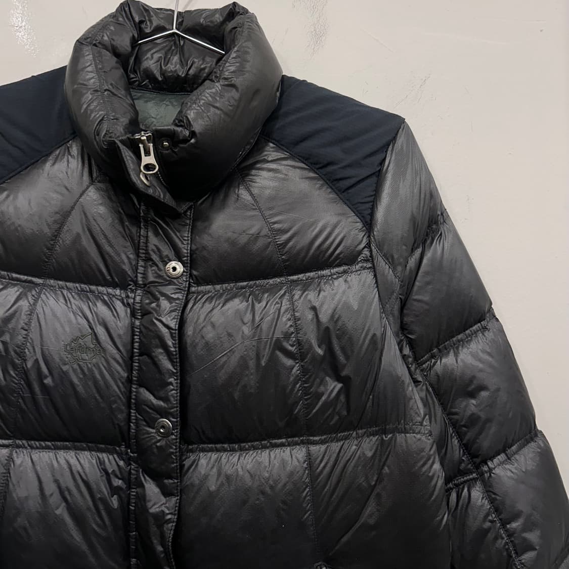 라푸마 구스다운 숄더패치 글로시 패딩 상품이미지1