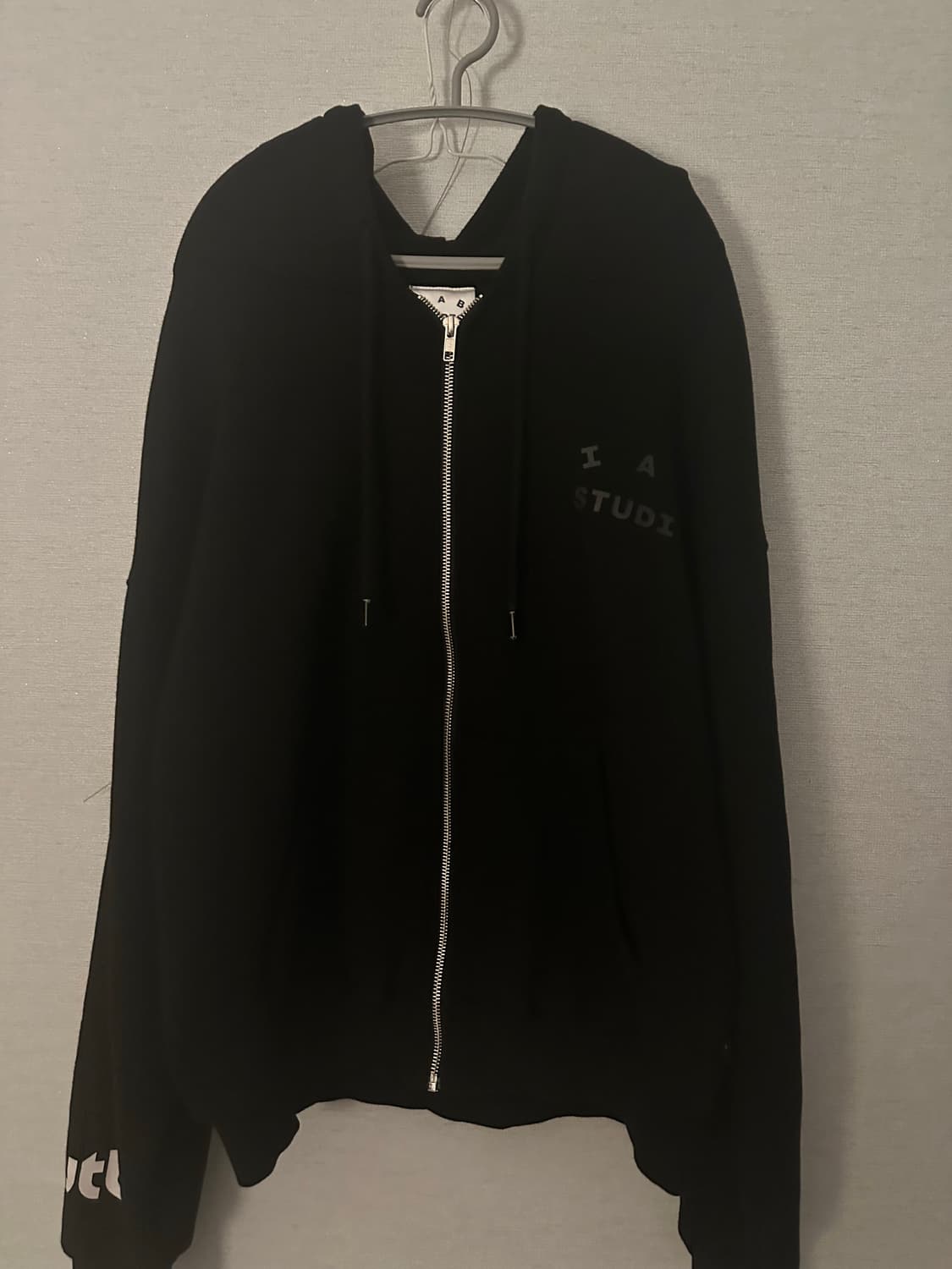 IAB STUDIO  X JTBC 스태프 후드집업 상품이미지1