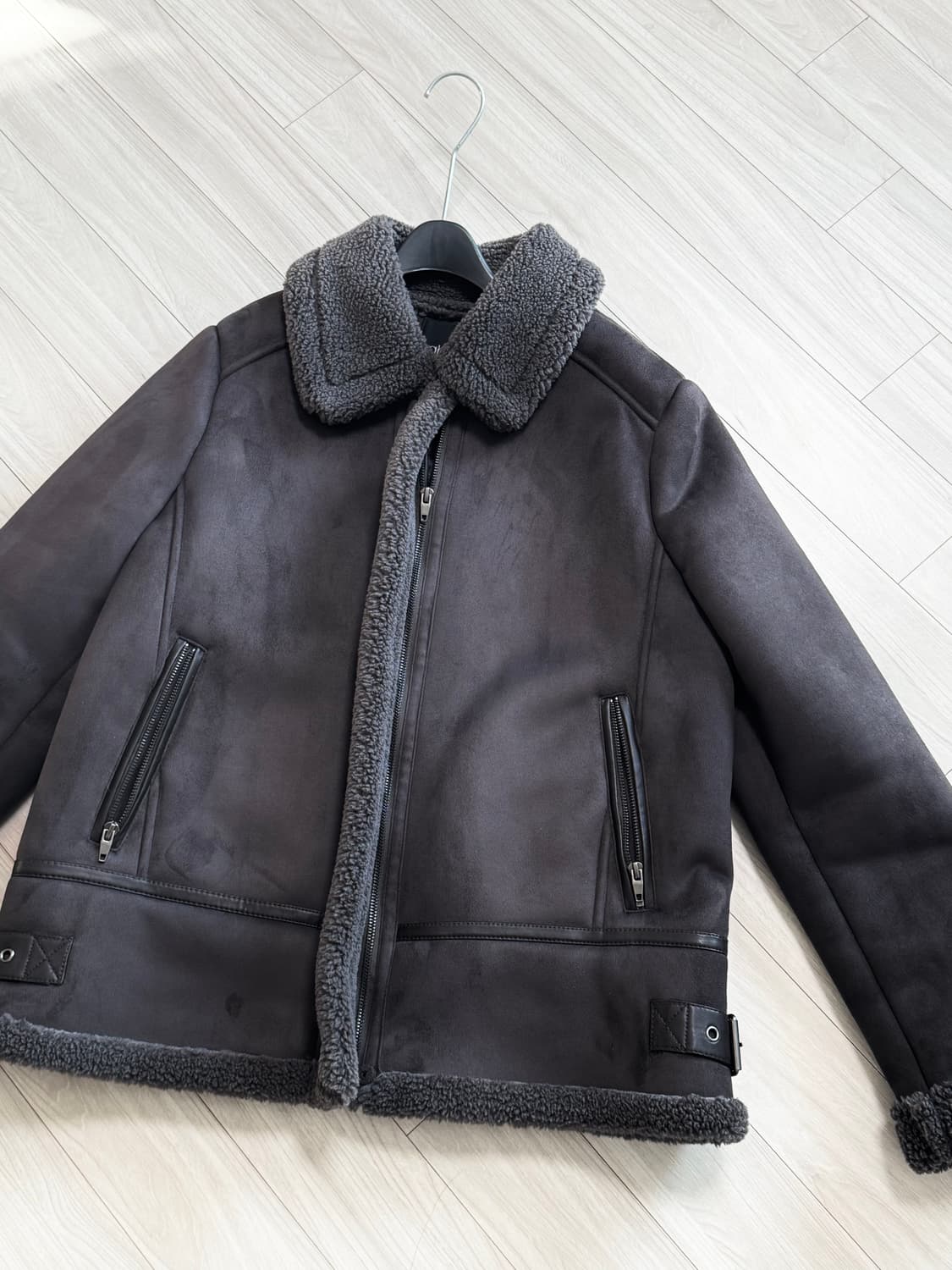 무스탕 (그레이/블랙) 상품이미지1