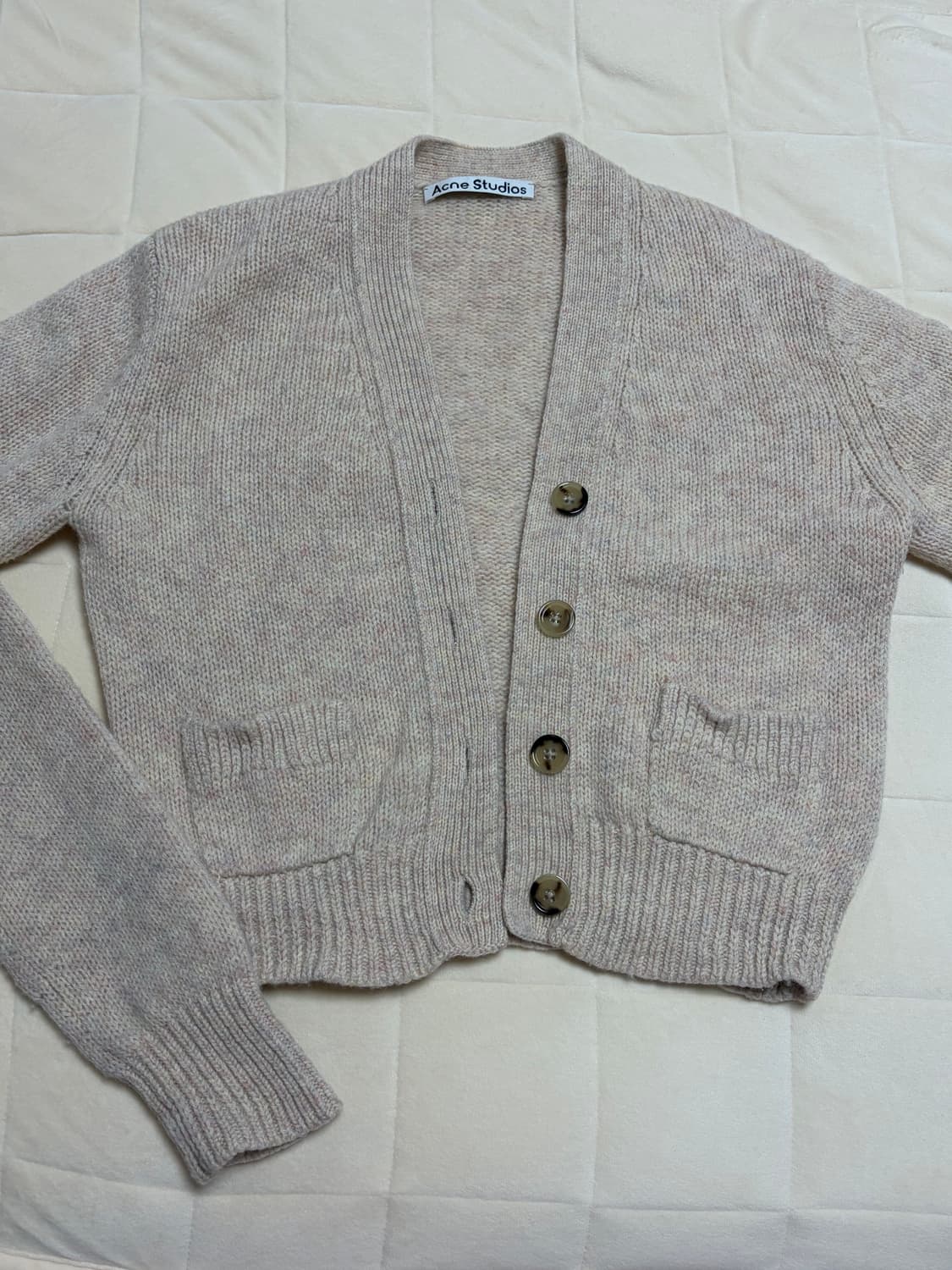 아크네 베이지 크롭 니트 가디건 s사이즈 상품이미지5