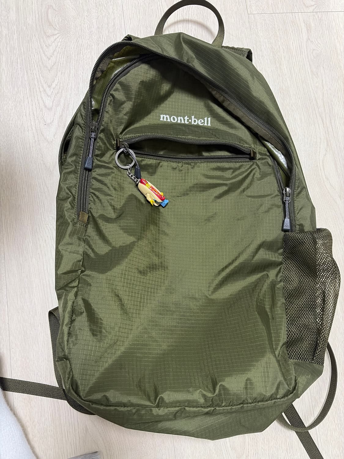 몽벨 18L포케터블 라이트 백팩 카키색 상품이미지1