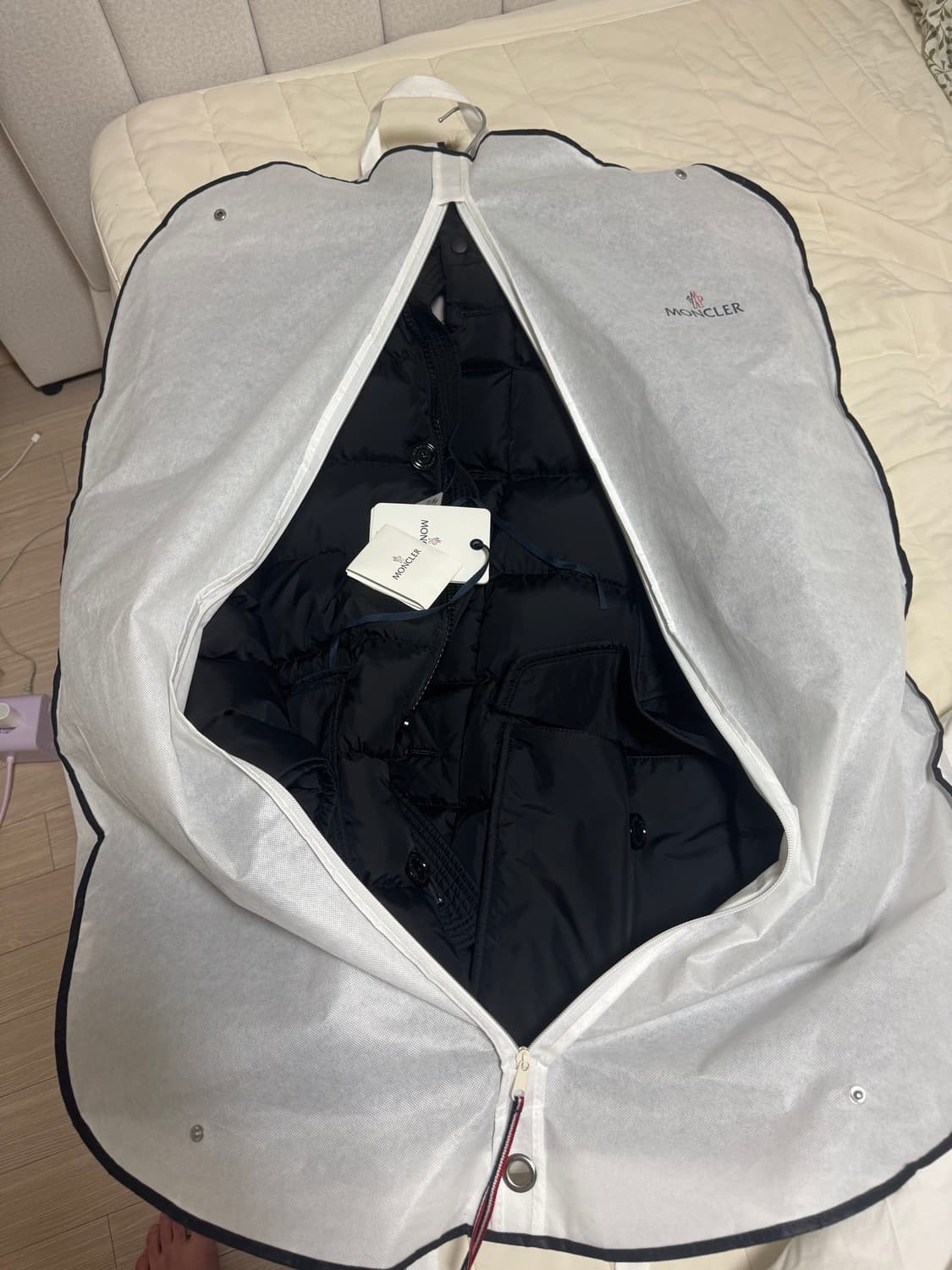 몽클레어 클루니 리얼퍼 블랙 패딩 상품이미지1