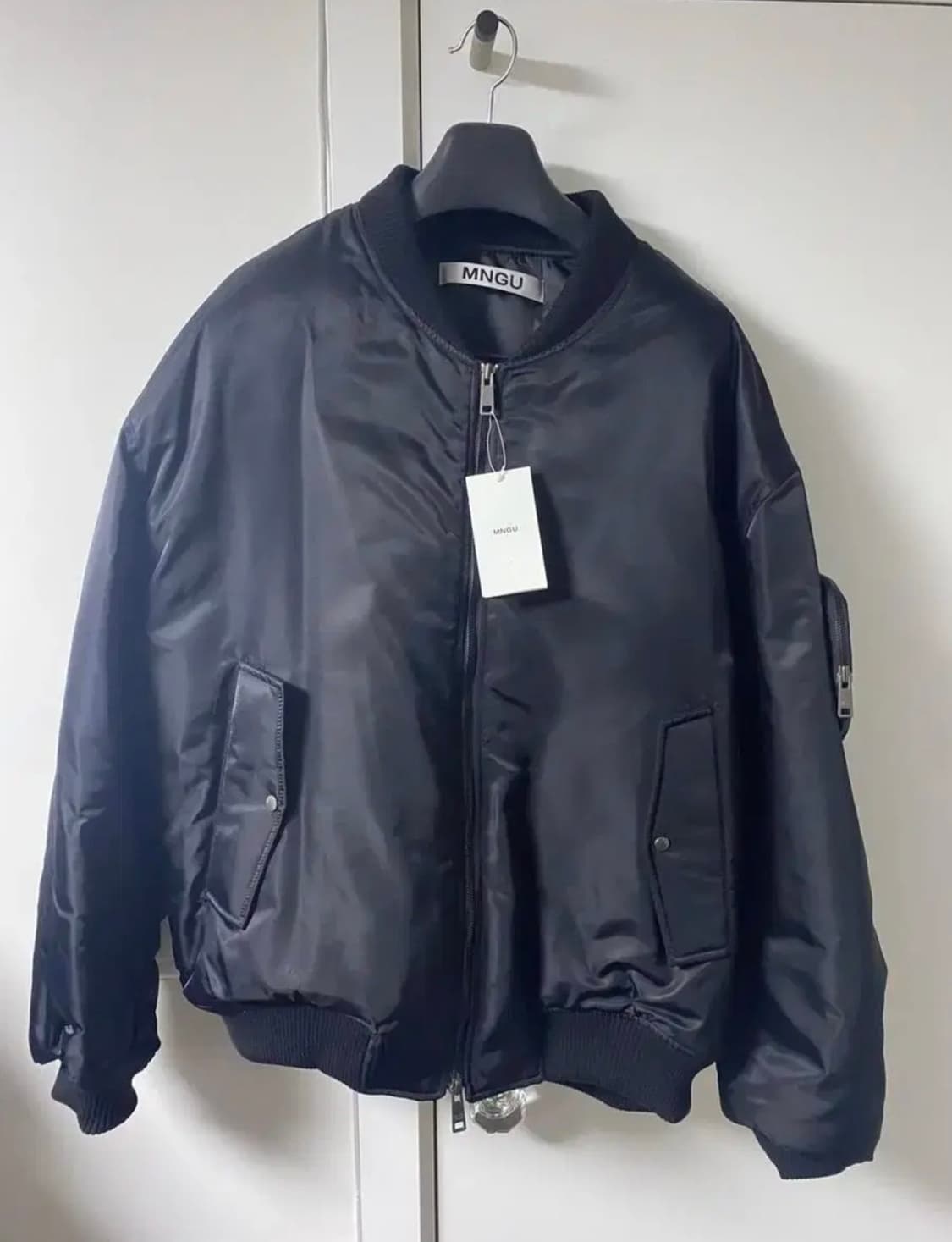[L] MNGU 패디드 MA-1 자켓 블랙 상품이미지1