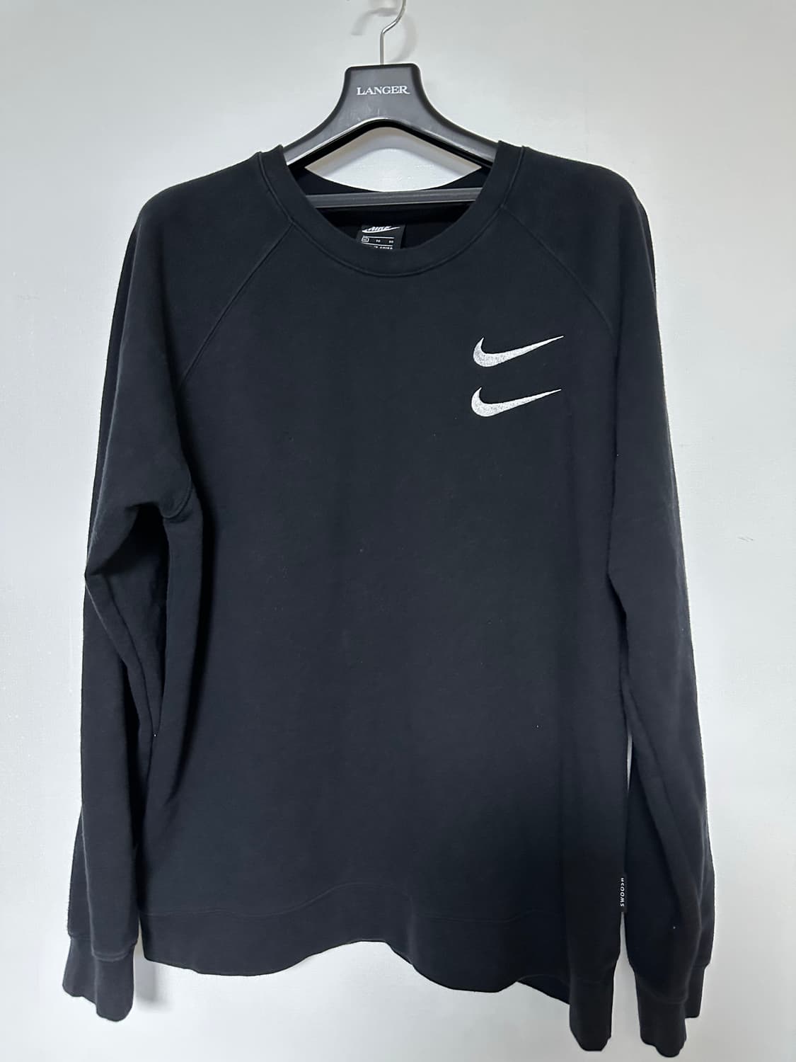 나이키 더블 스우시 맨투맨 블랙 색상 XL 사이즈 상품이미지1