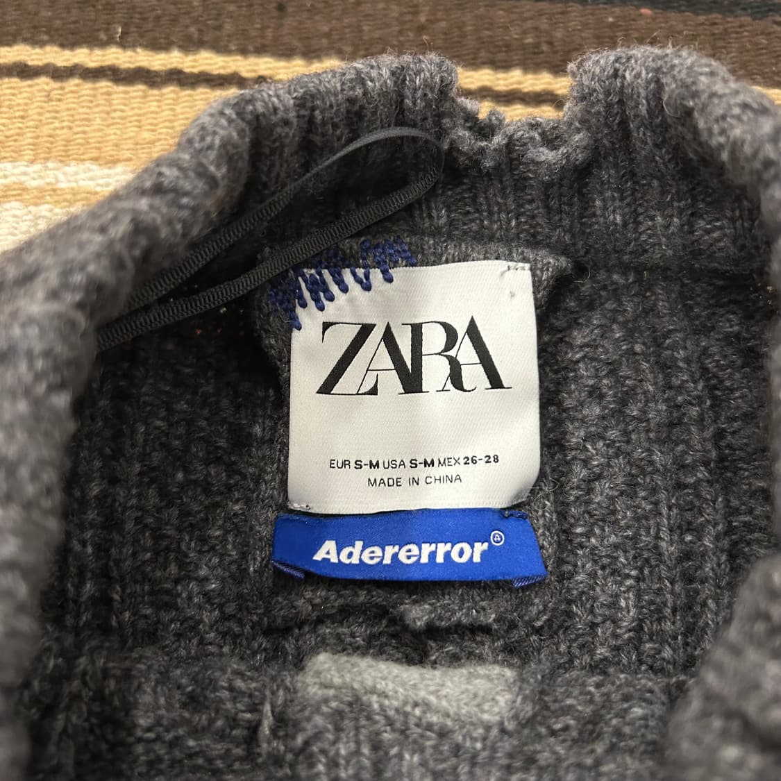 아다에러X자라 디스트로이드 크롭 가디건 상품이미지3