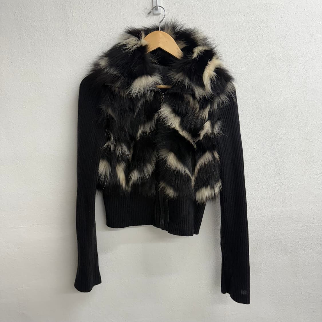 JPN Valencia 블랙퍼 니트 집업 (55) 상품이미지4