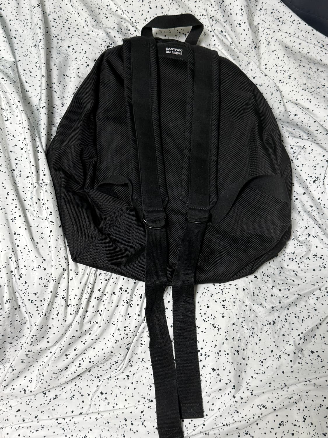 라프시몬스 이스트팩 18FW 백팩 블랙 상품이미지2