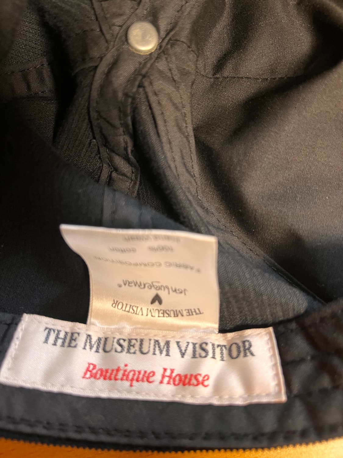 더뮤지엄비지터 x 존 버거맨 핑키 윙키 & 찰리 볼캡 블랙 상품이미지3