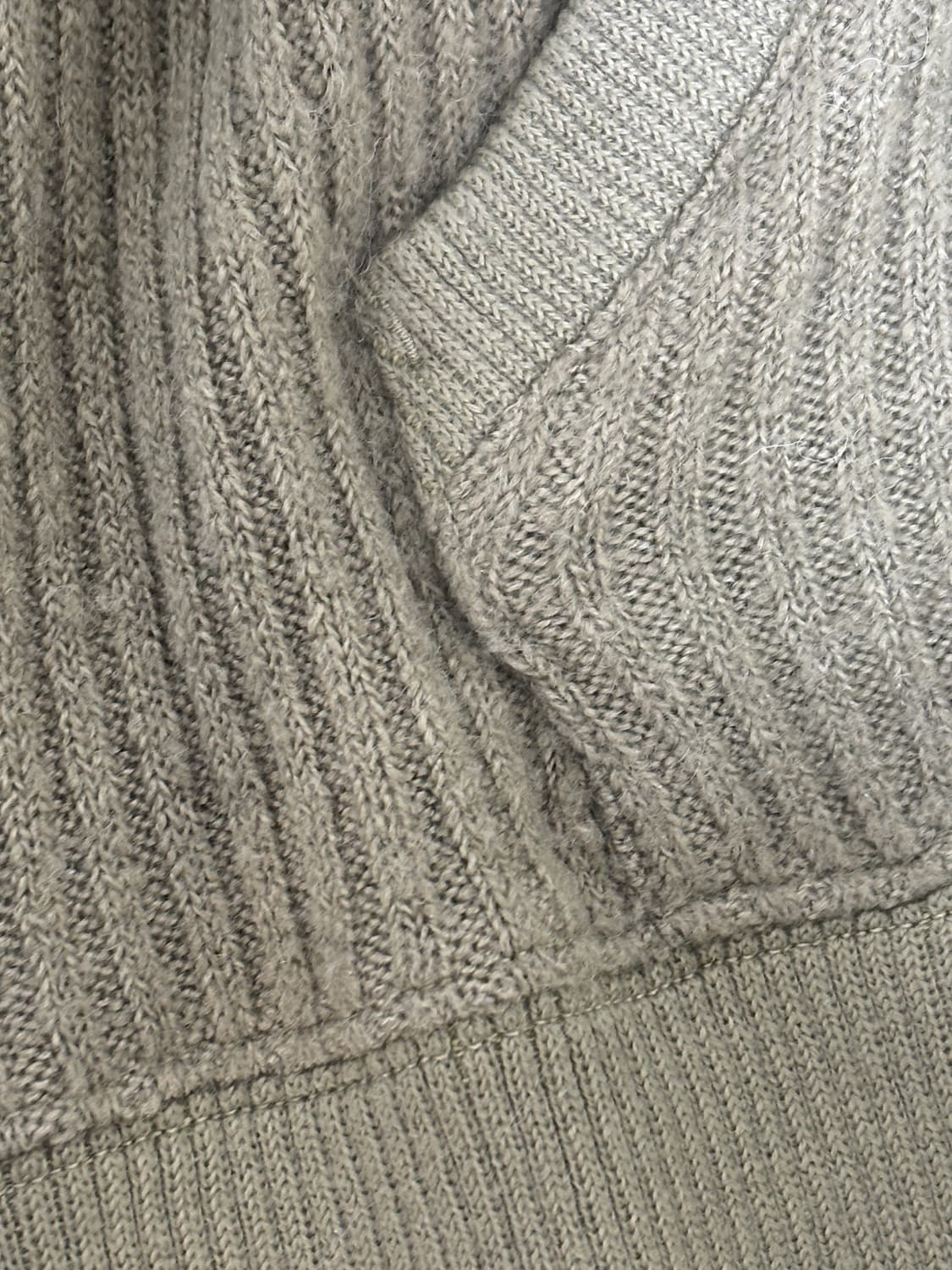 산산기어 리브드 후디 니트 1사이즈 카키 상품이미지4