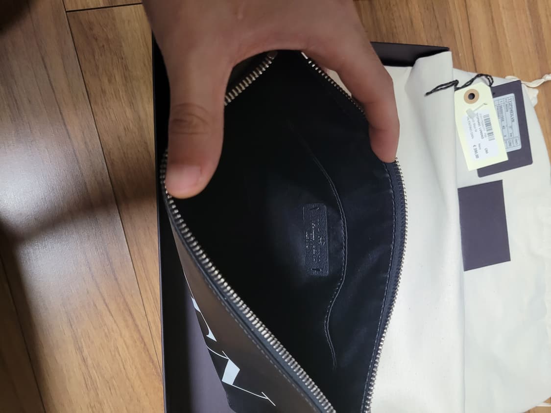 정품)발렌티노 클러치 상품이미지2