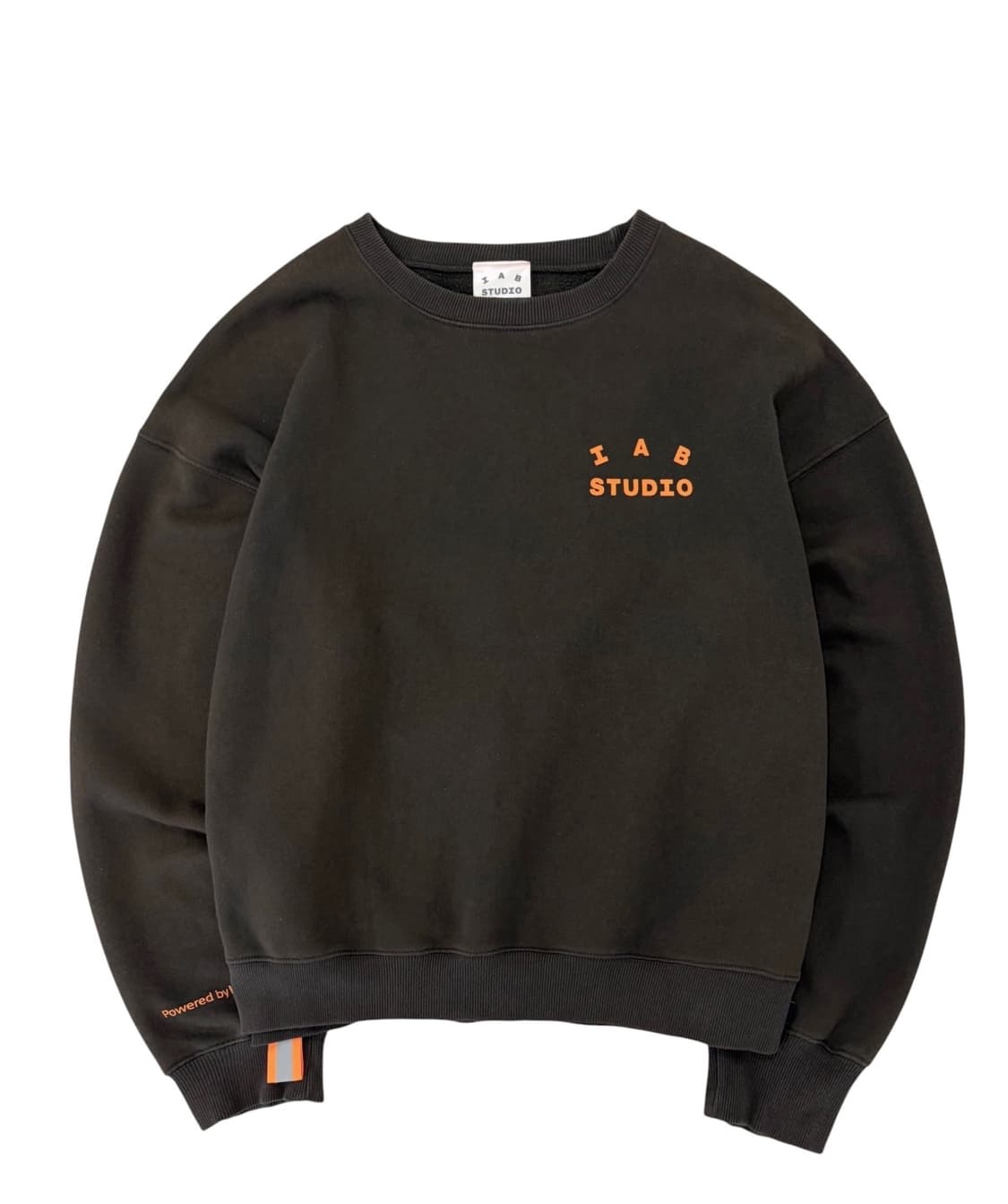 아이앱스튜디오 X 두산 스웻셔츠 맨투맨 딥브라운 (L) 상품이미지1