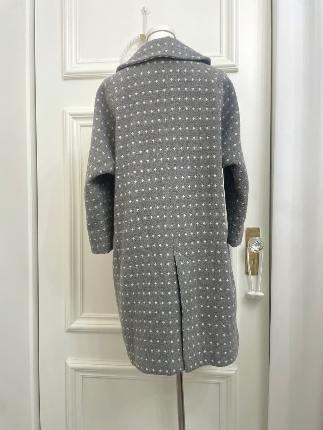 gray ivory dot cute mori reglan coat 상품이미지3