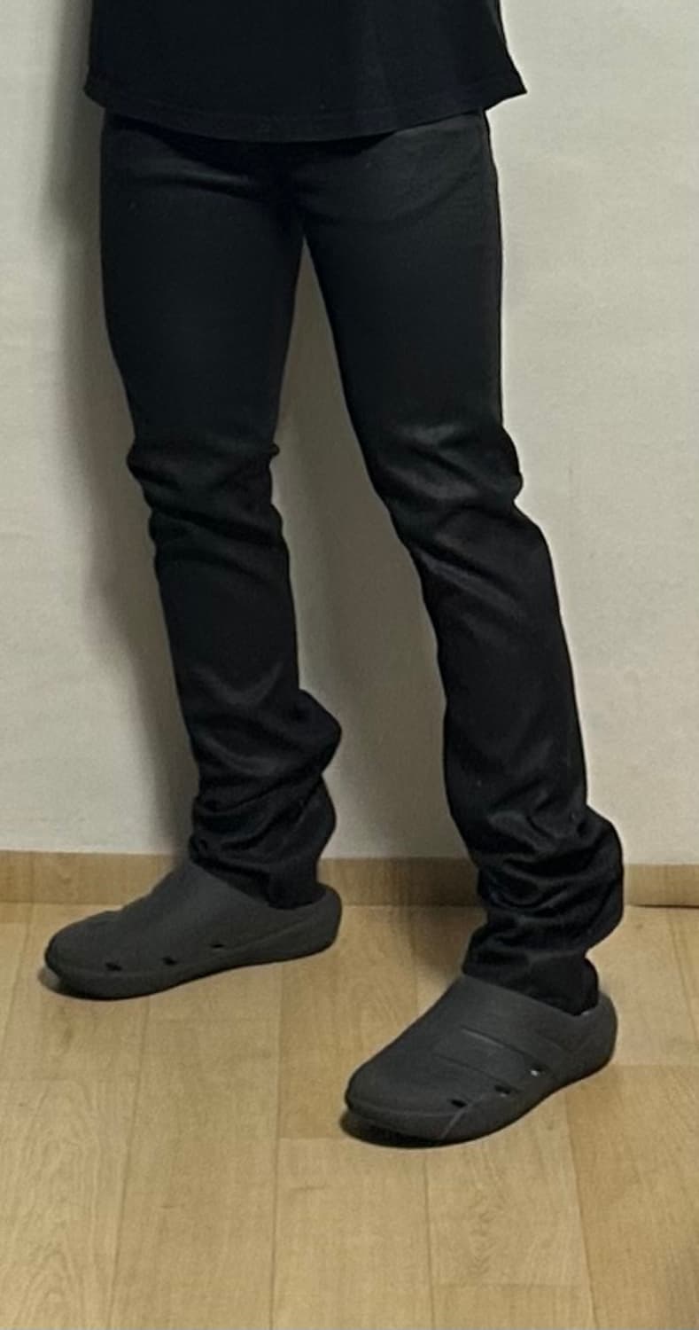 누디진 백투블랙 코팅 팬츠 상품이미지5