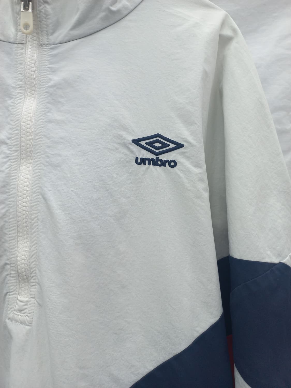 엄브로 화이트 컬러 후드 아노락 바람막이 (남105) 상품이미지6