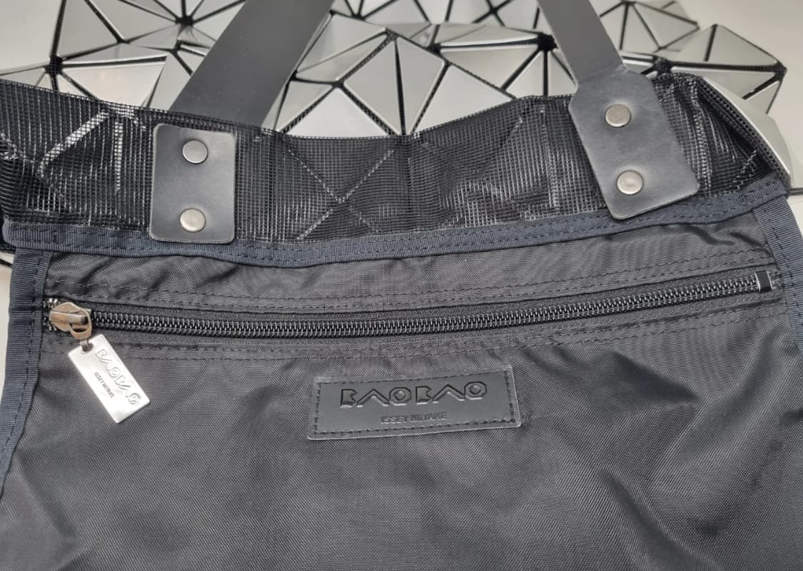 정품 바오바오 이세이미야케 루센트 실버 토트백 상품이미지9