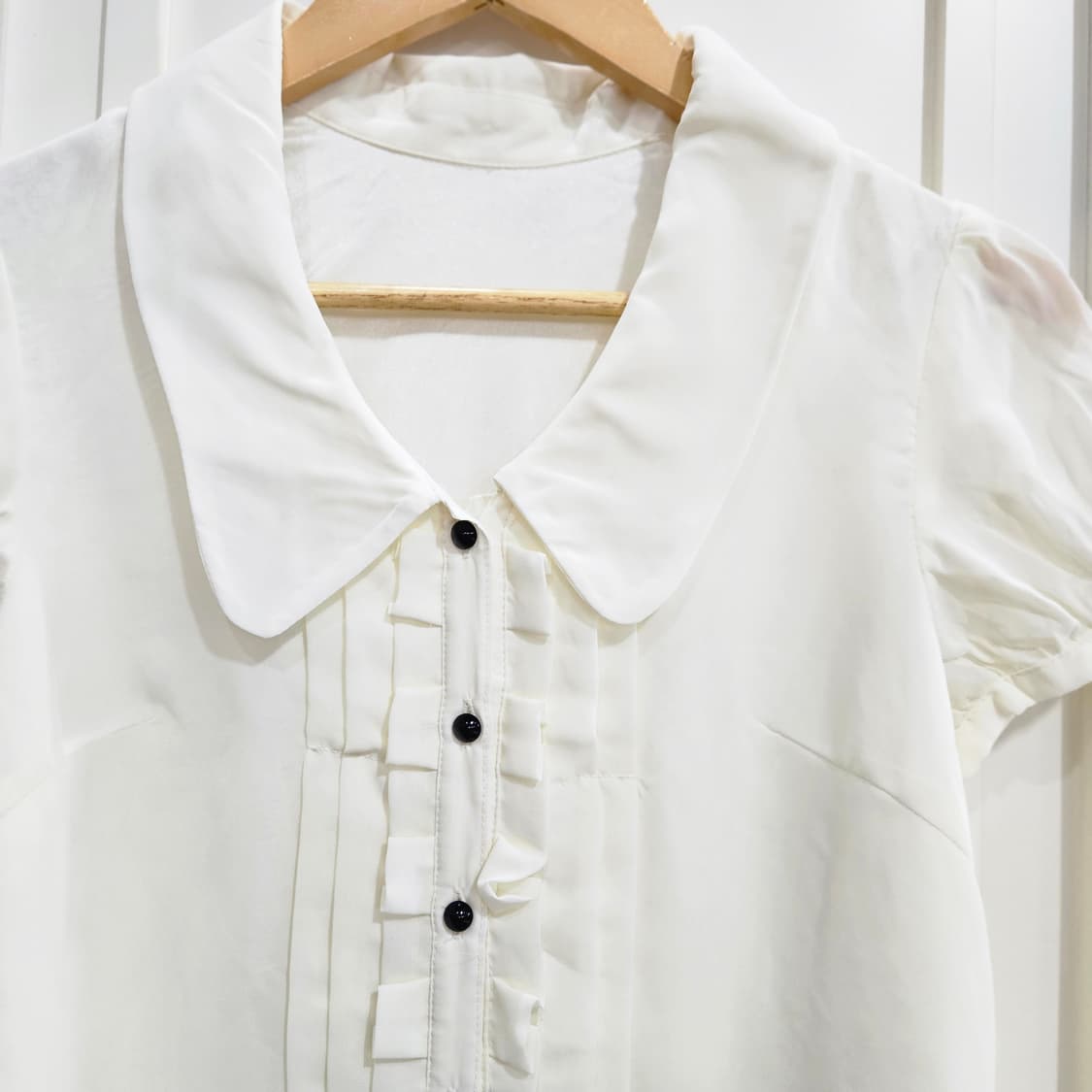 잉그니(INGNI) 빅카라 프릴 블라우스 상품이미지3