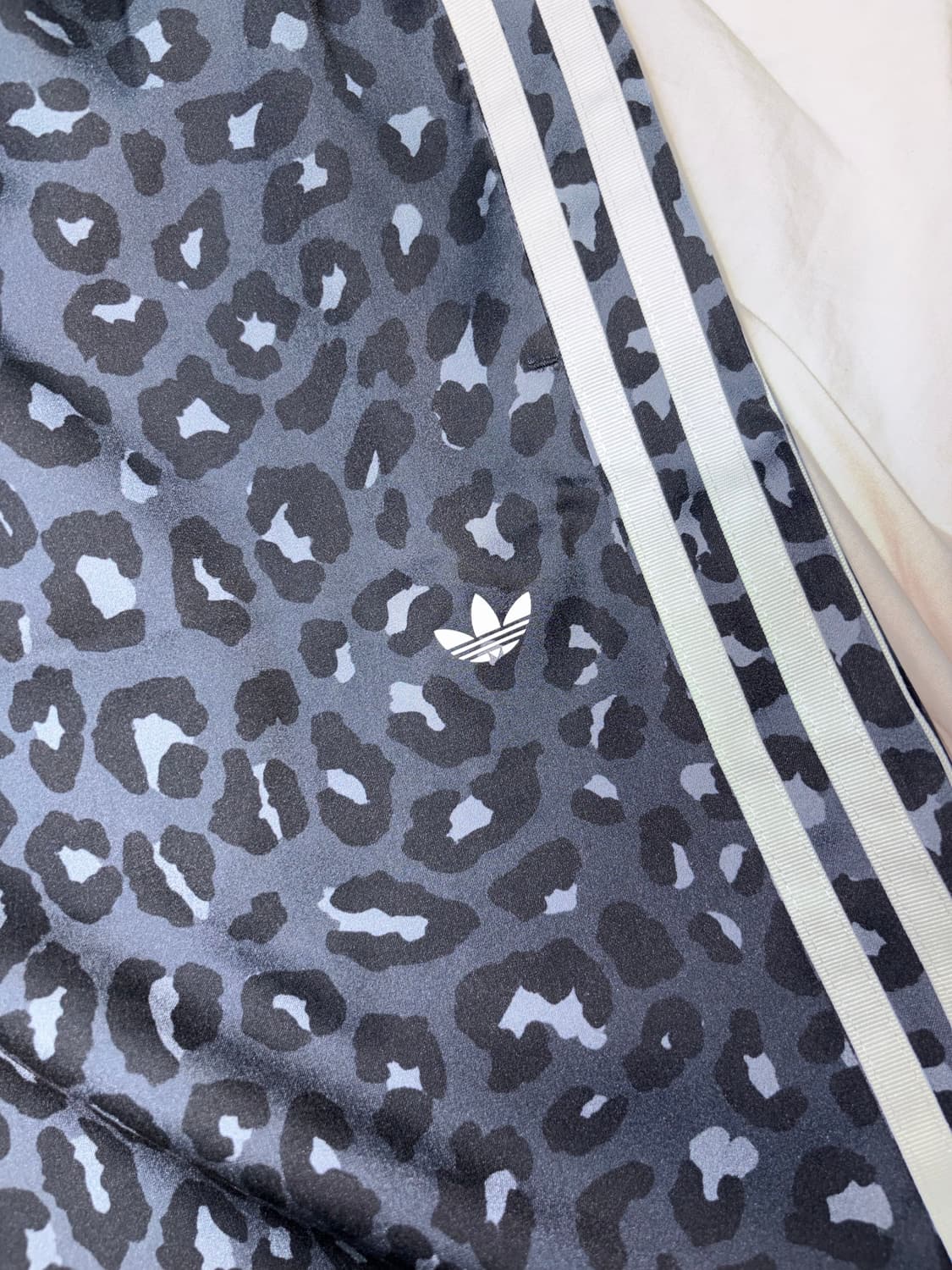 아디다스 와이드 레그 새틴 팬츠 L 상품이미지1