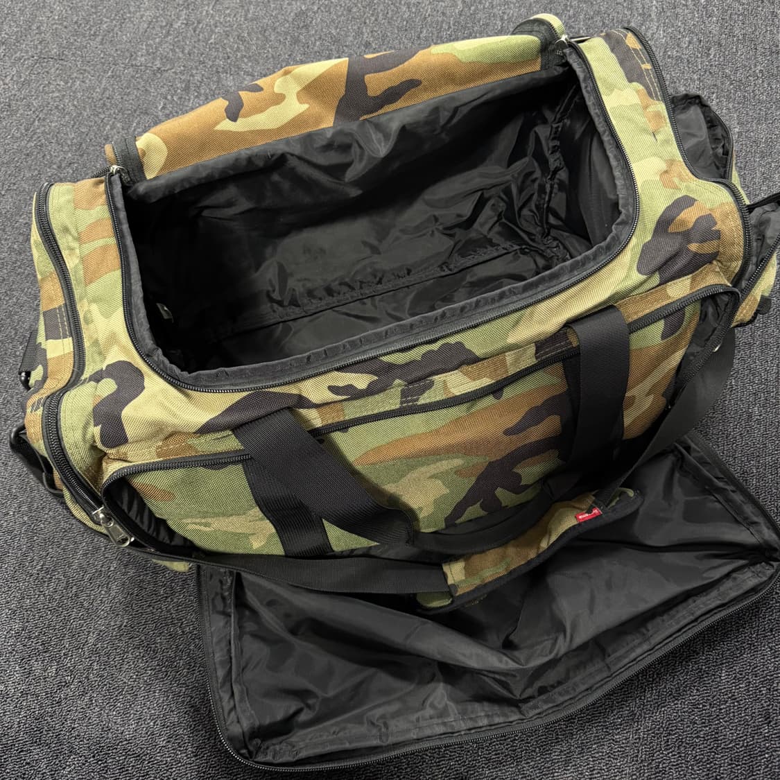 슈프림 15ss 우드랜드 카모 더플크로스백 상품이미지8