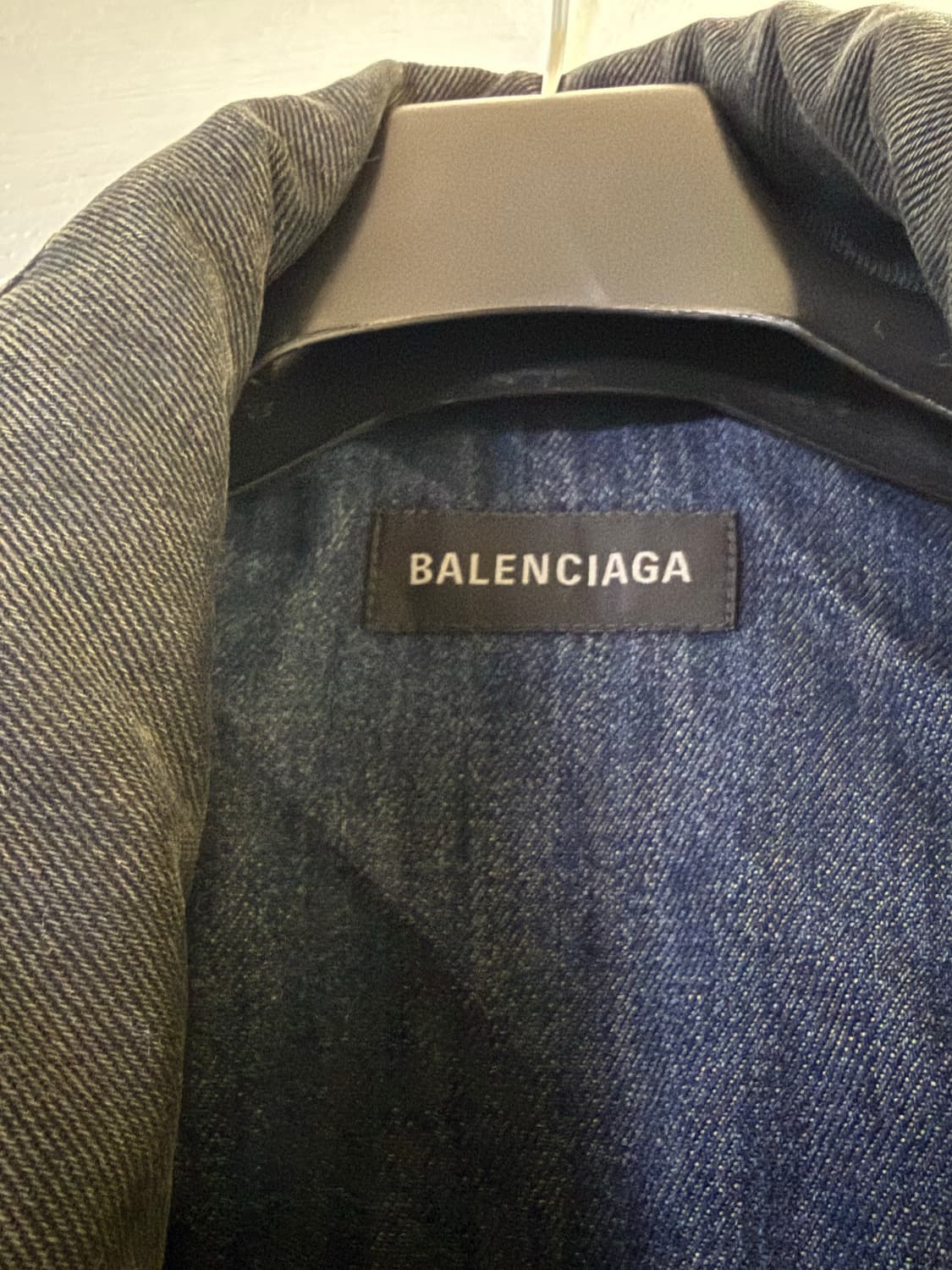 발렌시아가 패디드 데님 자켓 블랙 상품이미지6