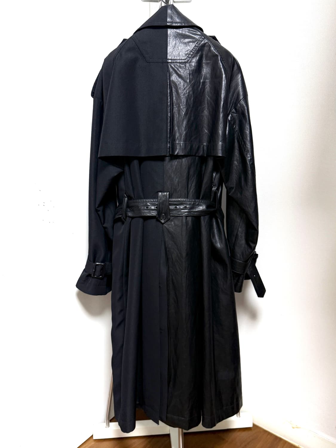 준지 20fw 컬렉션 아수라 레더 트렌치 코트 46 상품이미지8