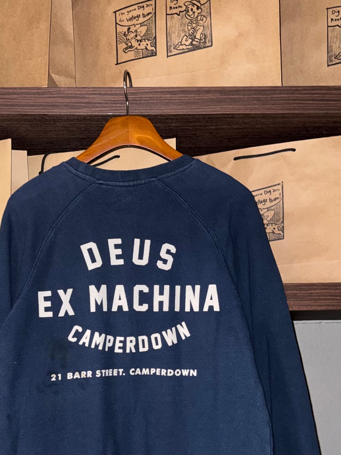 데우스엑스마키나 맨투맨 상품이미지5