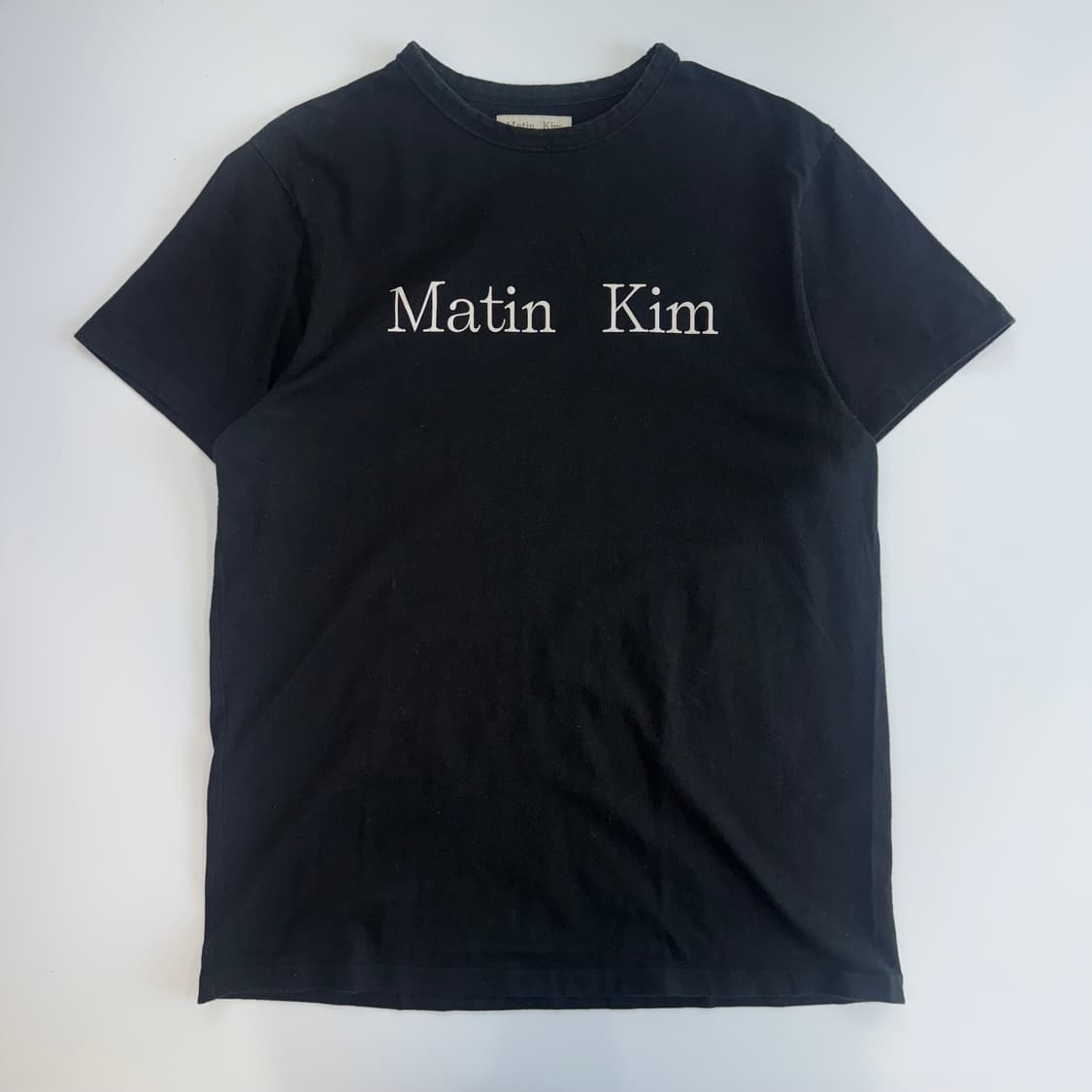 Matin kim 마땡킴 화이트 로고 블랙 반팔 상품이미지3