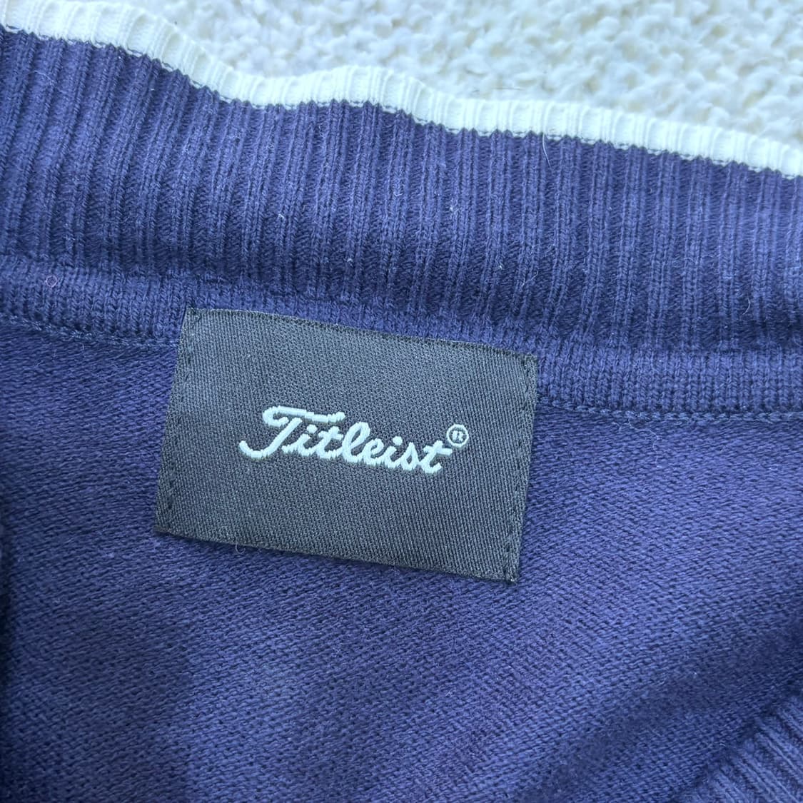 실측확인 타이틀리스트 브이넥 니트 0320E 상품이미지3