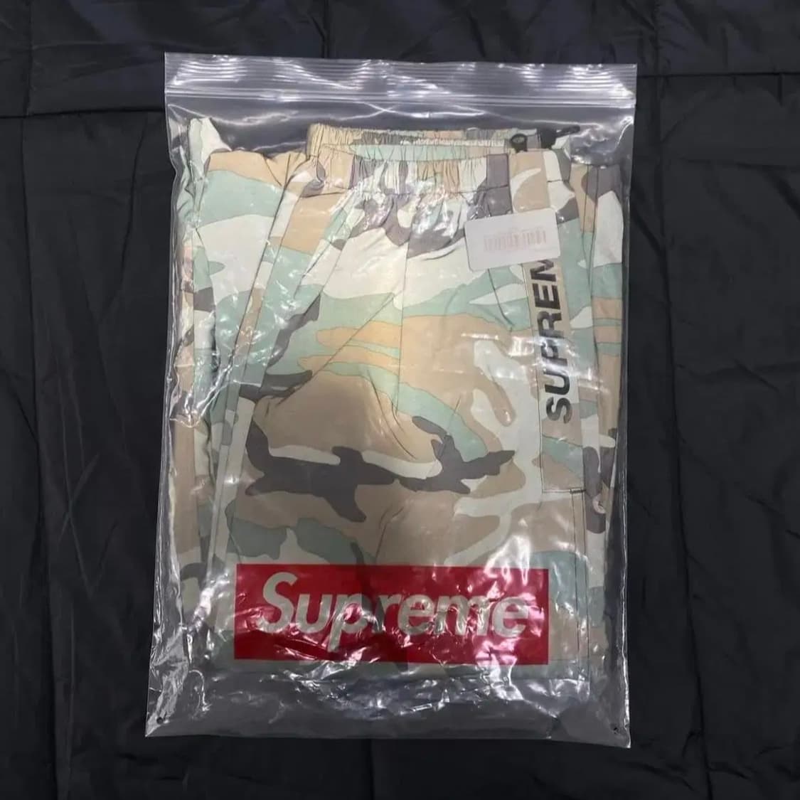 [S] 18FW 슈프림 리플렉티브 카모 웜업 팬츠 상품이미지1